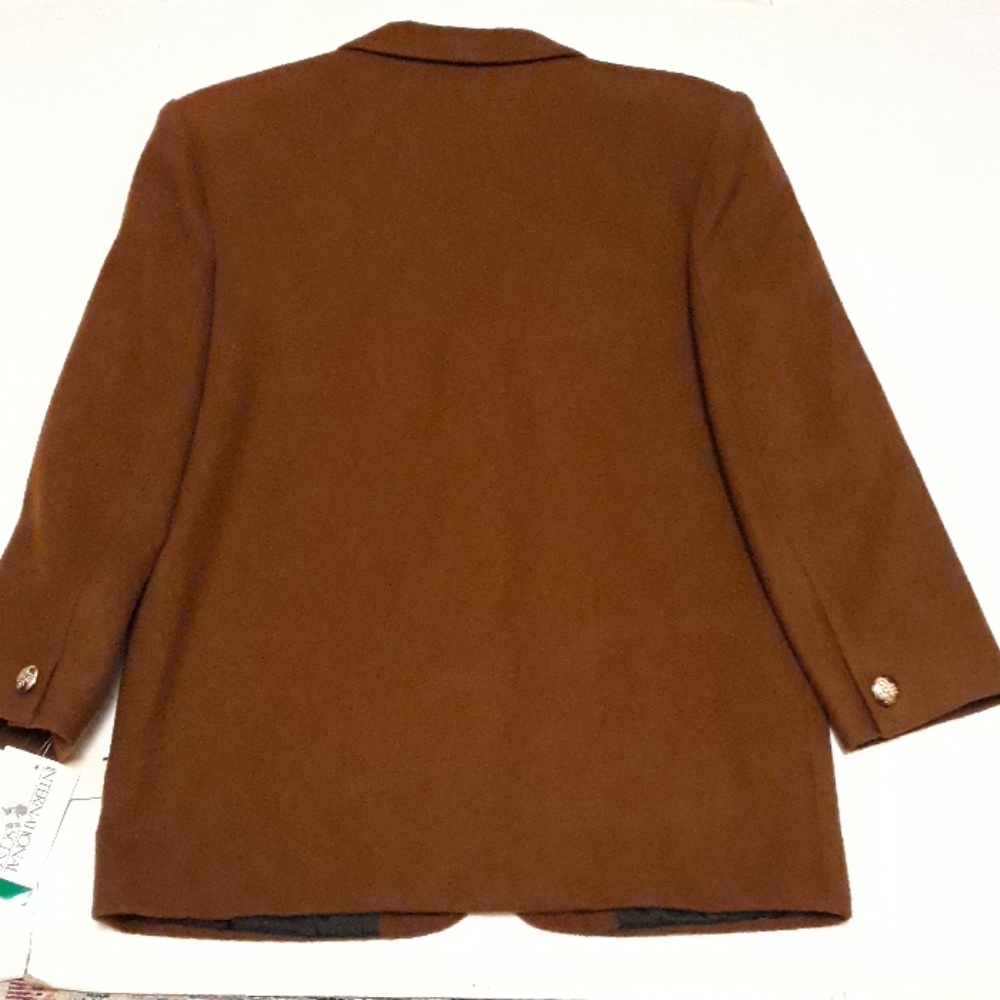 Blazer - Picture 2 of 2